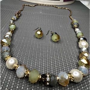 necklace and earrings set💚